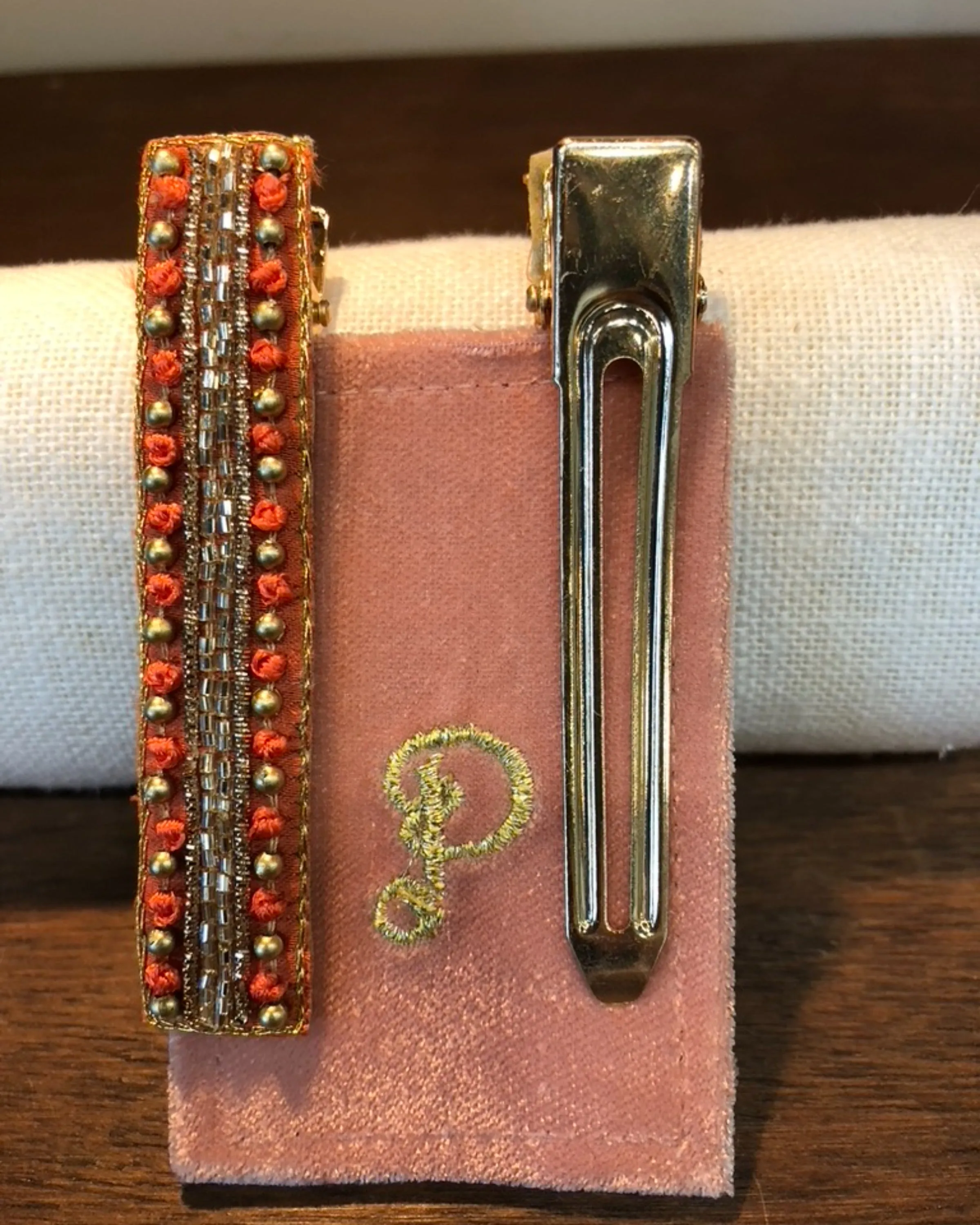 Powder Coral Ovals & Bead Narrow Hair Clip