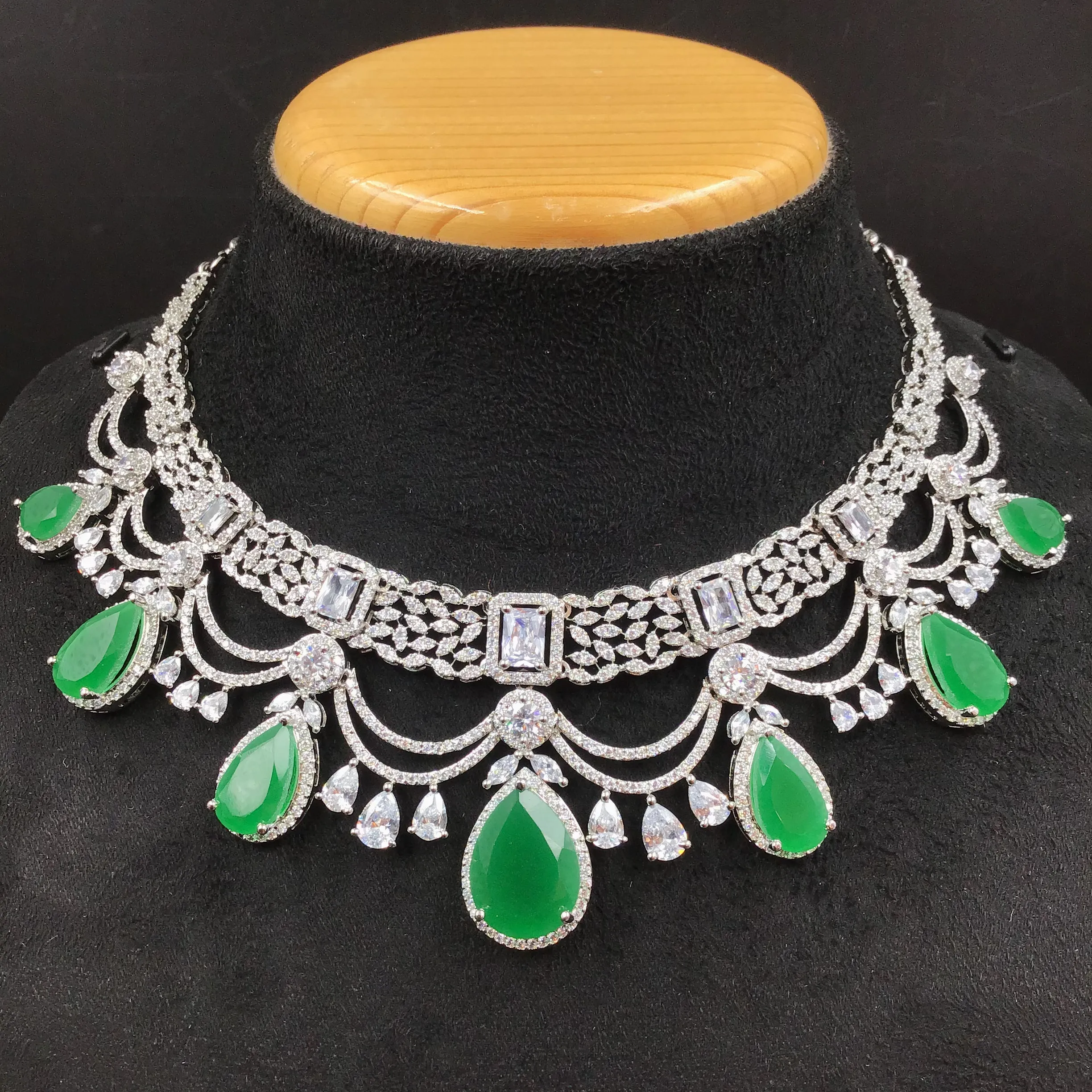 Round Neck Zircon/AD Necklace Set 5581-69