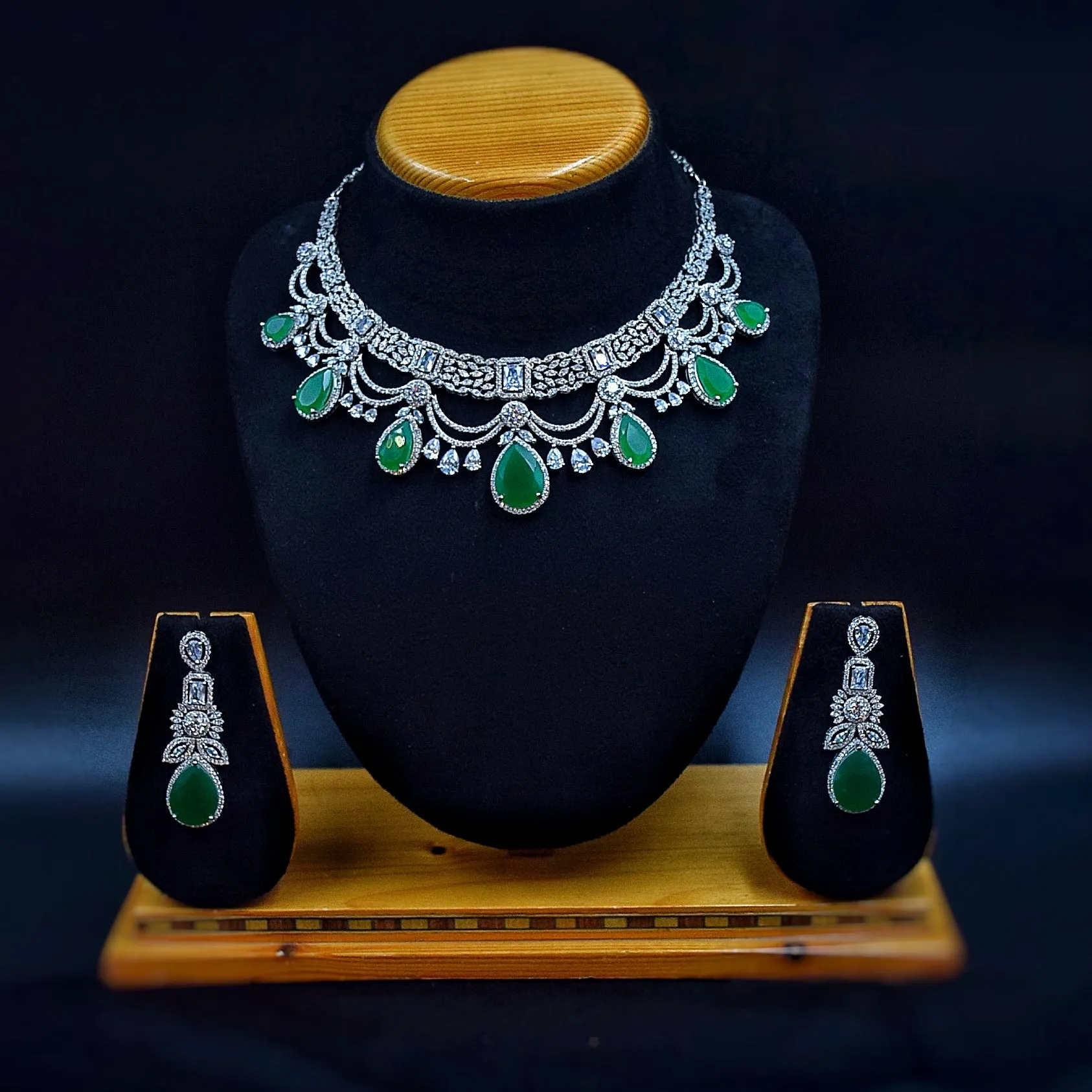 Round Neck Zircon/AD Necklace Set 5581-69