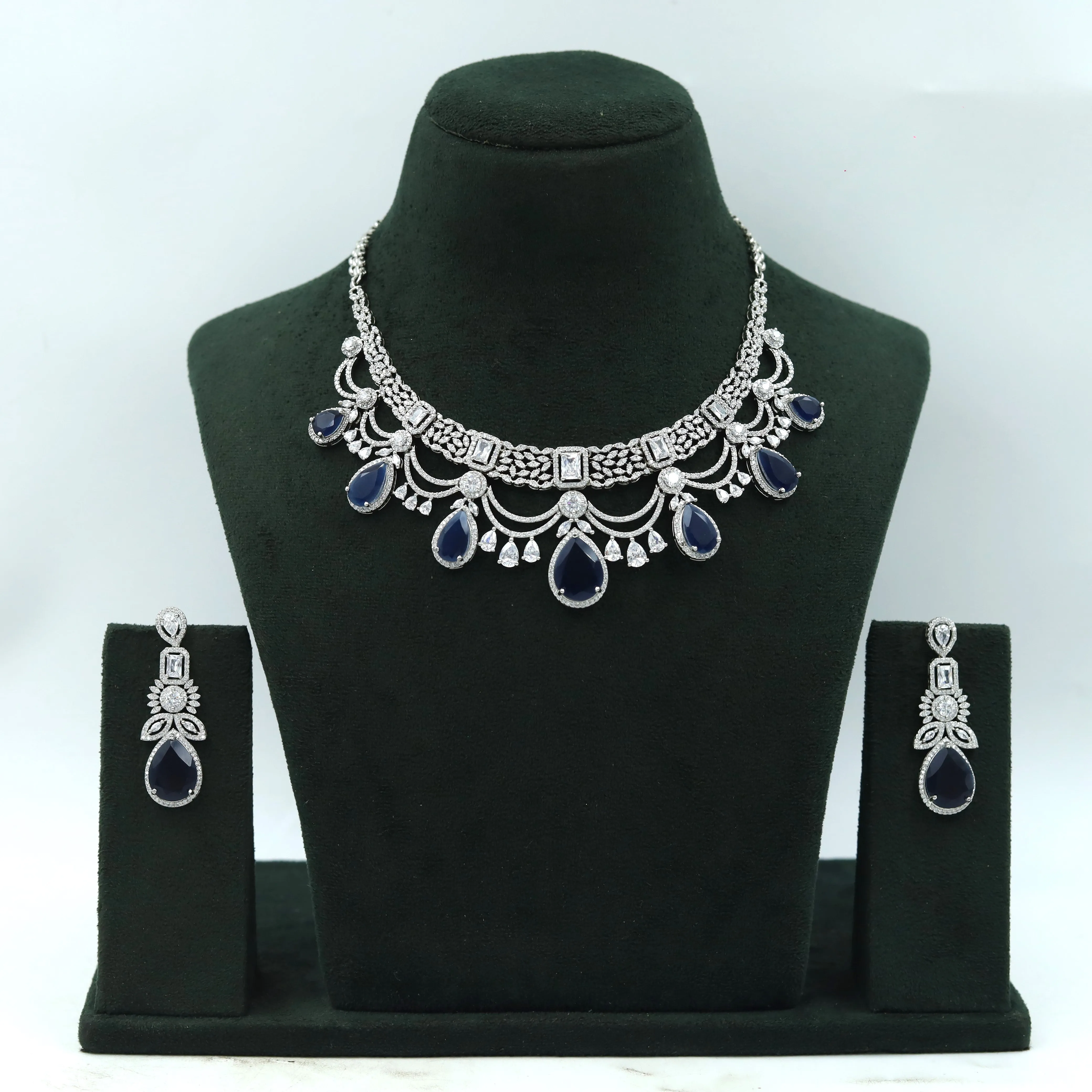 Round Neck Zircon/AD Necklace Set 5581-69
