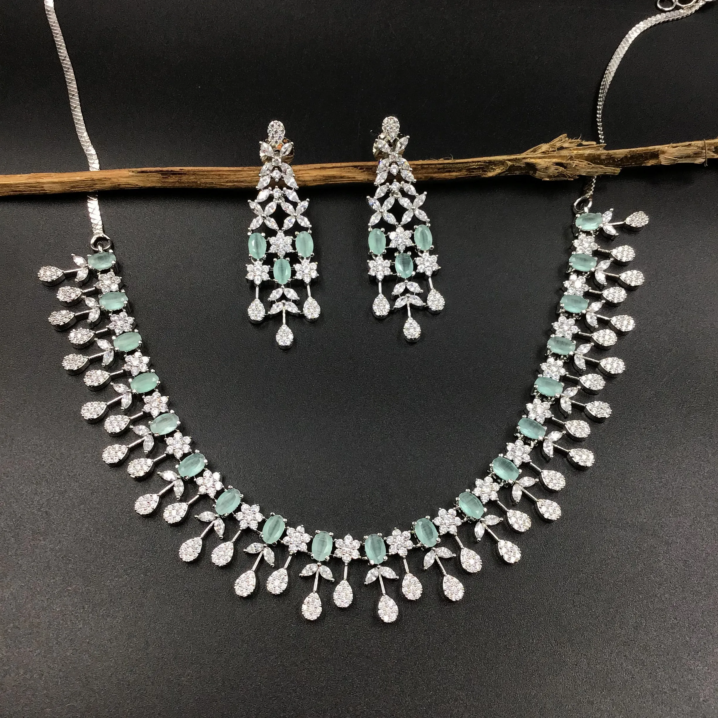 Round Neck Zircon/AD Necklace Set 5926-69